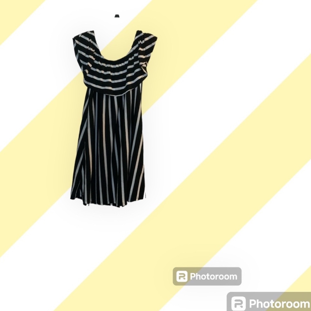 Women Dress, A-line , size Large, black & white striped, excellent condition